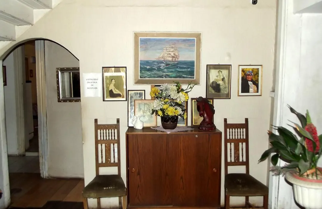 Hostal Von Schroeders-1